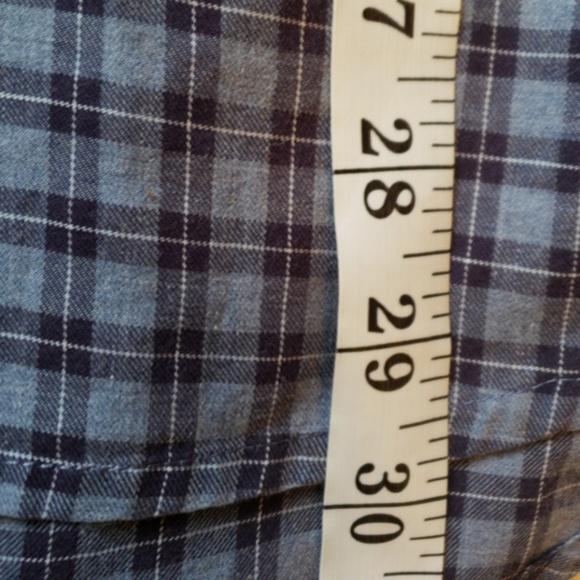 Tommy Hilfiger button down - Picture 4 of 5